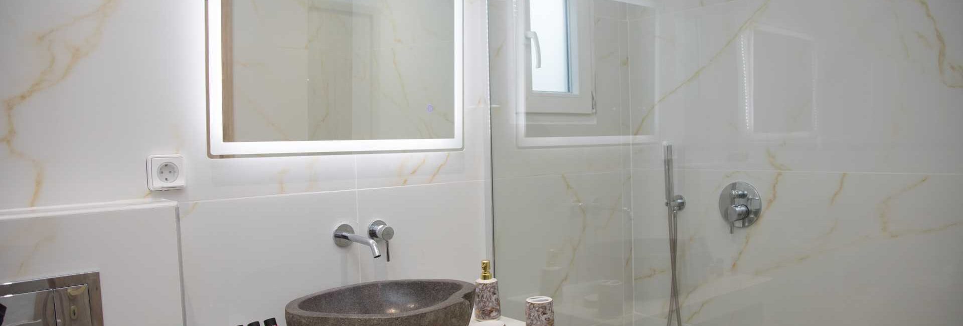 Two bedroom apartment 4 pax with outdoor hot tub